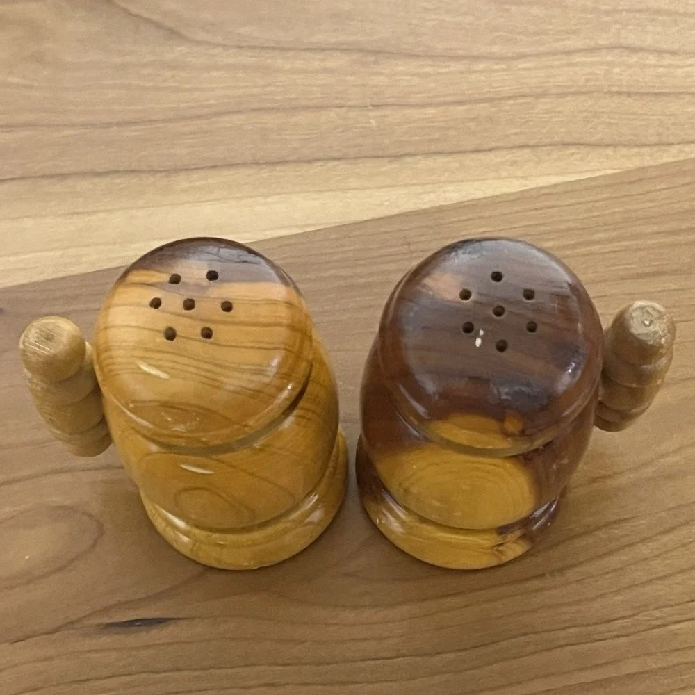 Pair Vintage Salt Pepper Shaker 3